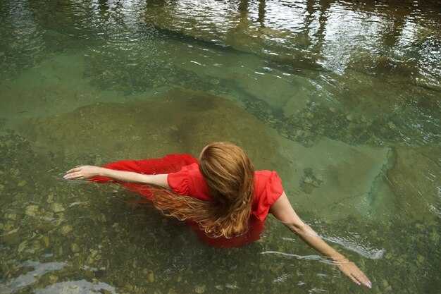 Роль гидродинамических сил в колебаниях