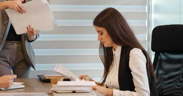 Когда трудовая книжка выдается работнику